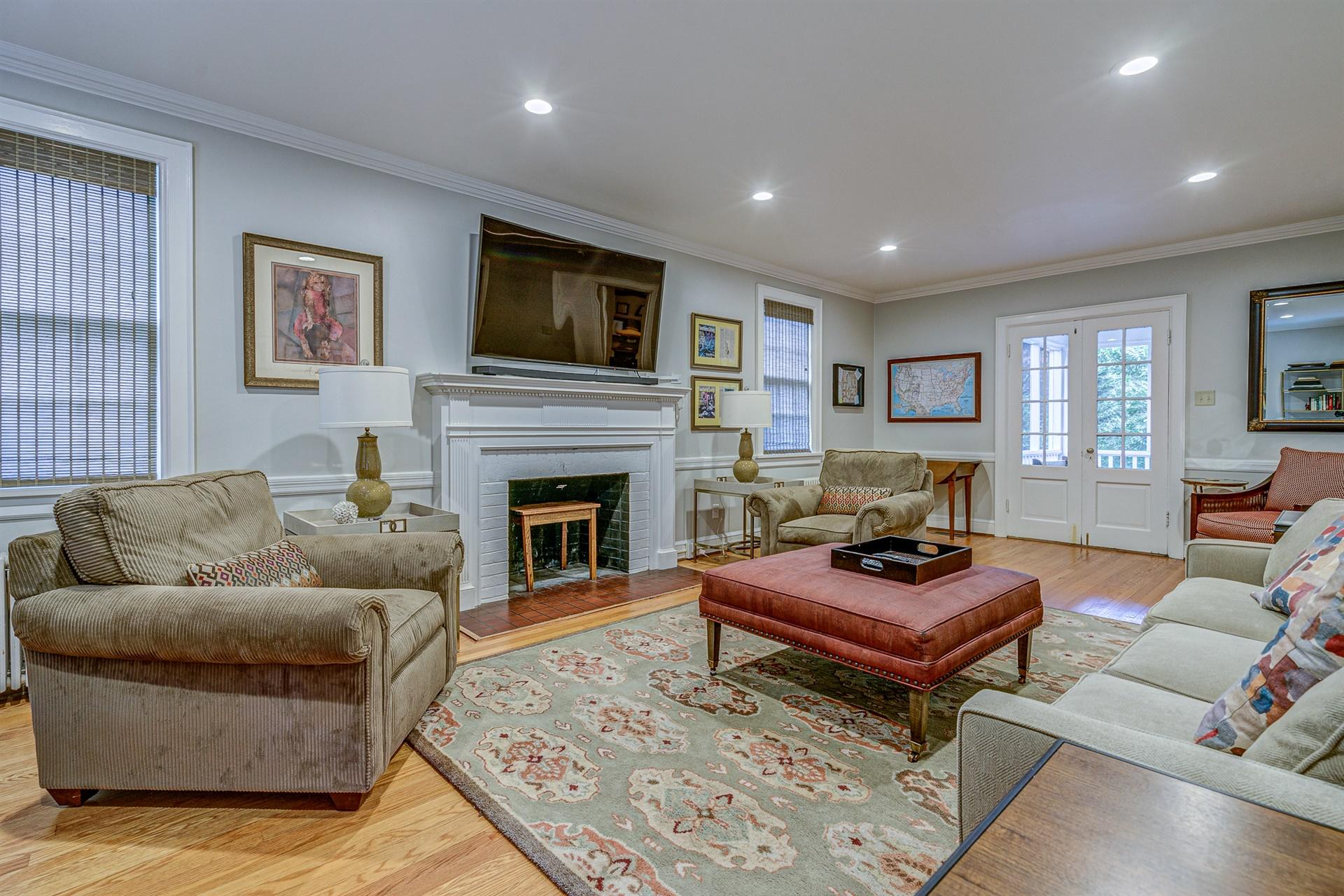 2022 Mt Vernon Road Southwest Roanoke, VA 24015 - Photo 7 of 49 08-2022 Mt Vernon 008