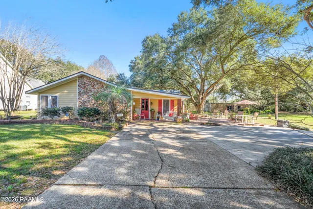 $219,900 | 8835 Sidney Gautreaux Road, Abbeville, LA 70510