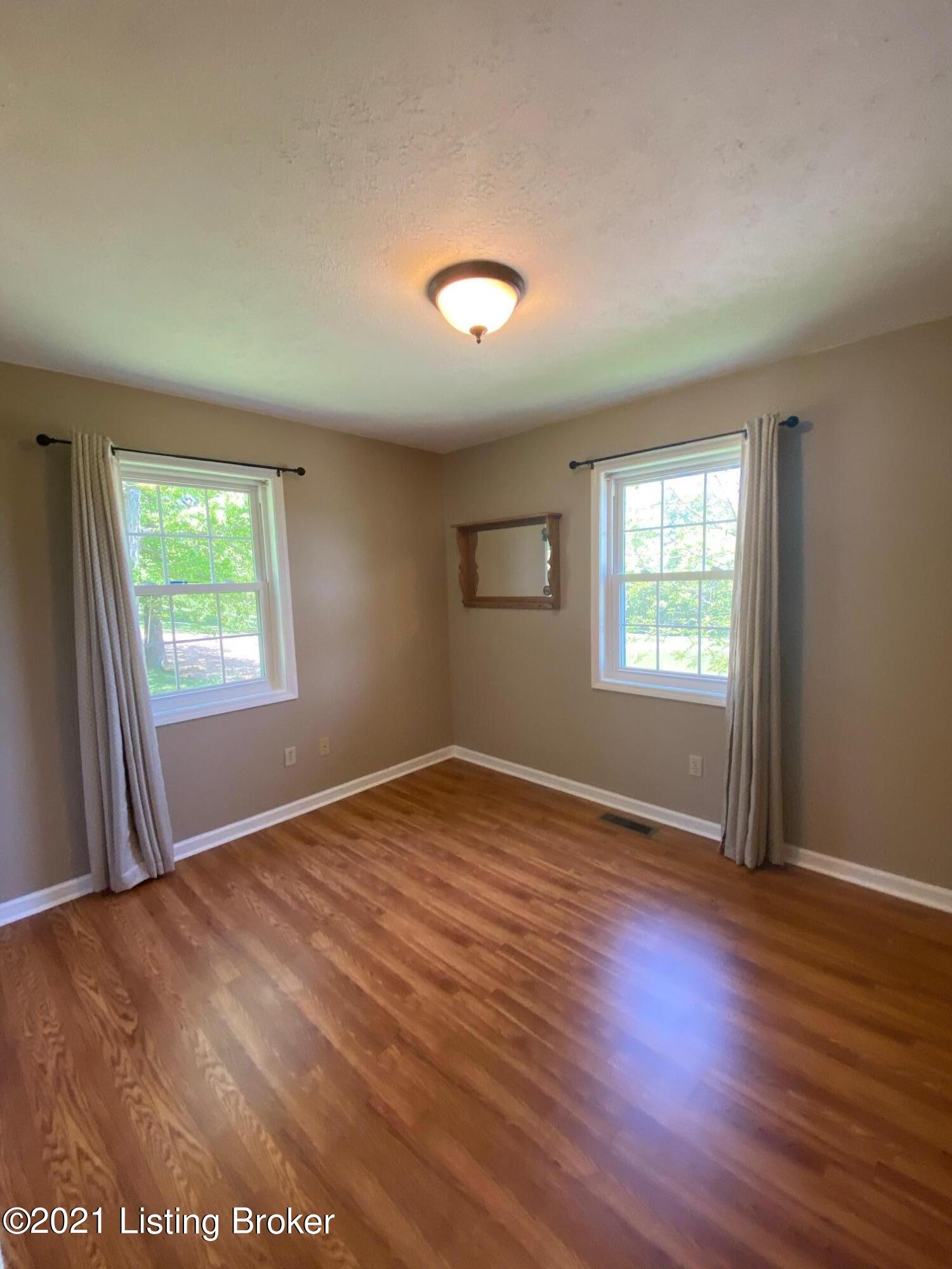 425 Tucker Road Vine Grove, KY 40175 - Photo 10 of 42 IMG_5821
