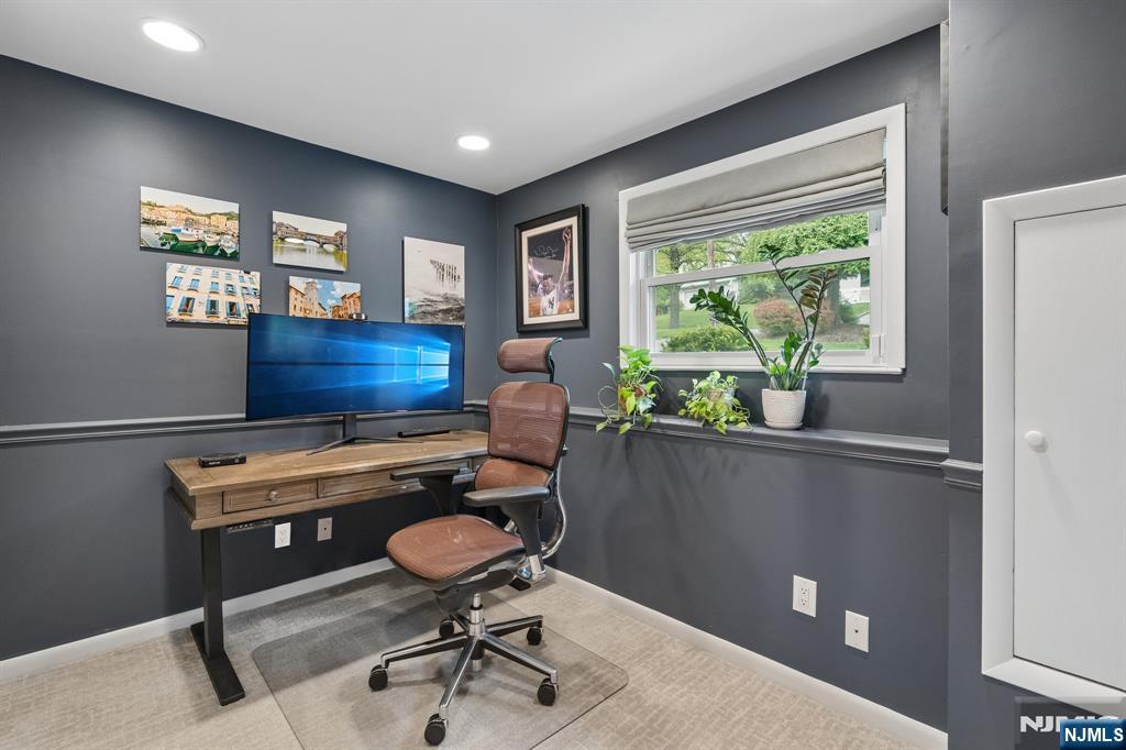60 Edgemere Road Livingston, NJ 07039 - Photo 18 of 46