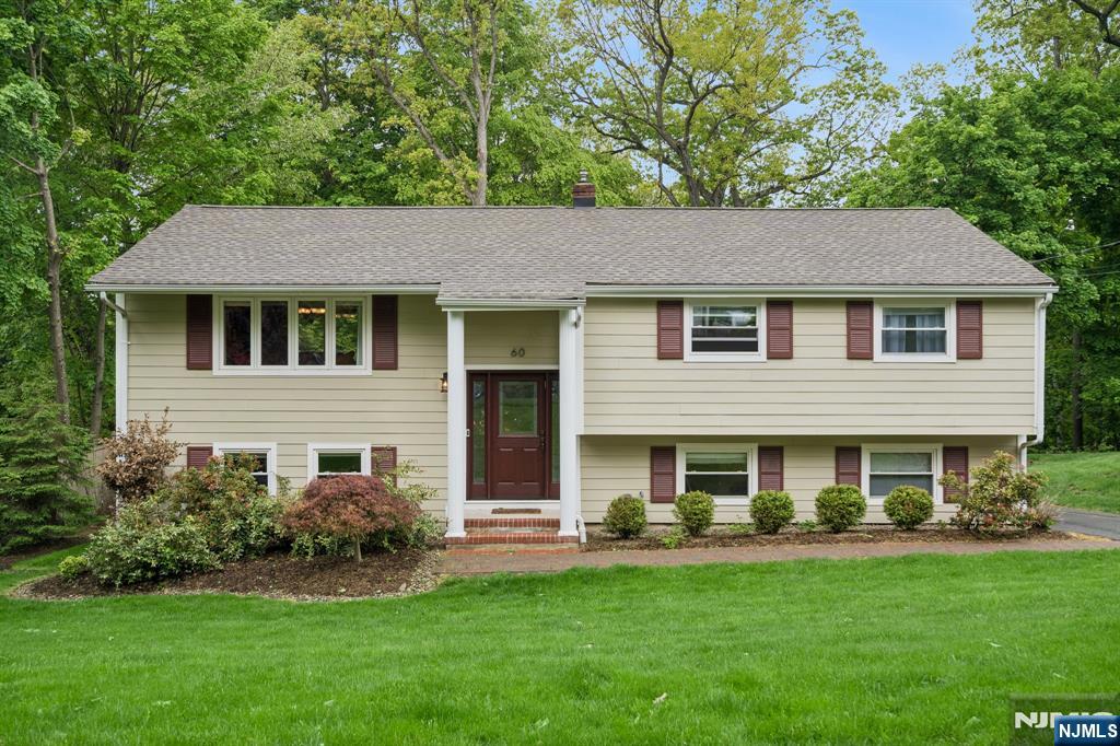 60 Edgemere Road Livingston, NJ 07039 - Photo 2 of 46