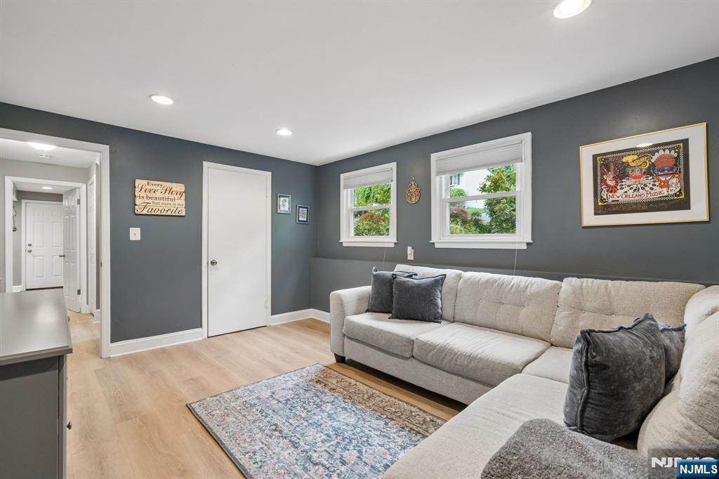 60 Edgemere Road Livingston, NJ 07039 - Photo 31 of 46
