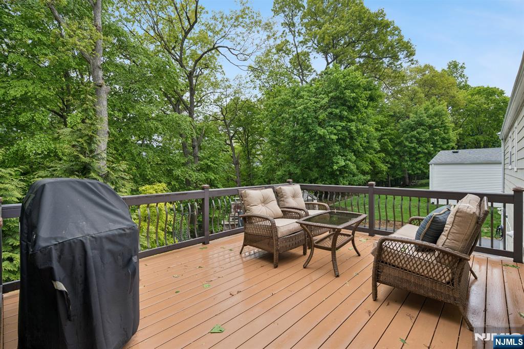 60 Edgemere Road Livingston, NJ 07039 - Photo 37 of 46