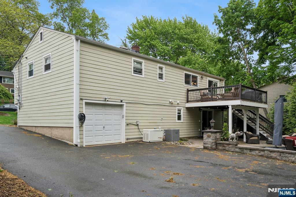 60 Edgemere Road Livingston, NJ 07039 - Photo 41 of 46