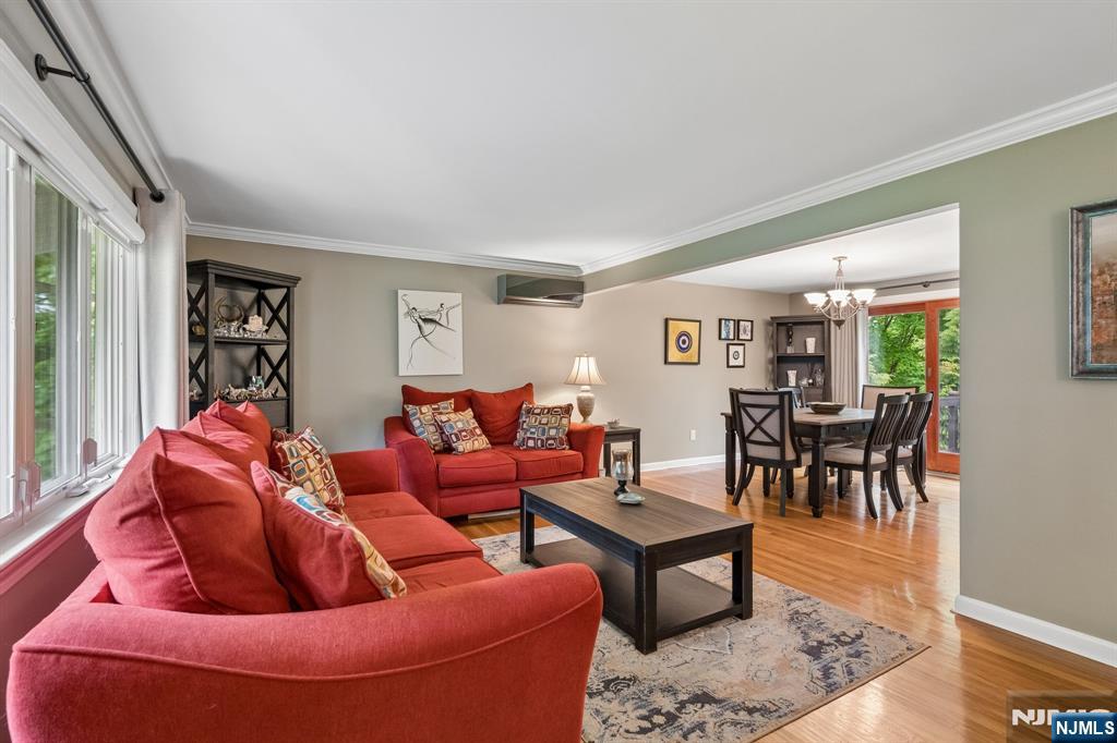 60 Edgemere Road Livingston, NJ 07039 - Photo 5 of 46