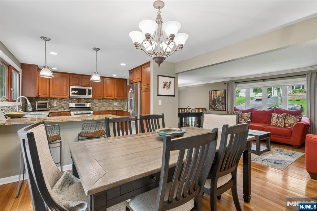 60 Edgemere Road Livingston, NJ 07039 - Photo 9 of 46
