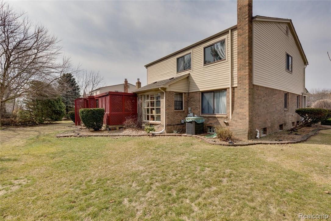 525 Lockmoore Court Rochester, MI 48307 - Photo 35 of 40 525 Lockmoore Court rochester-large-046-35-525 Lockmoore Court46FULL-1500x1000-72dpi.jpg