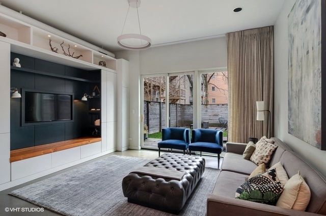 2811 West Shakespeare Avenue Chicago, IL 60647 - Photo 7 of 20 a living room with furniture and a window