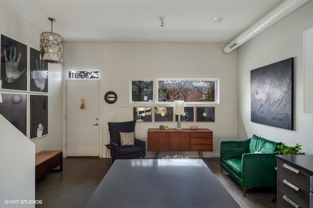 2811 West Shakespeare Avenue Chicago, IL 60647 - Photo 8 of 20 a living room with furniture and a window