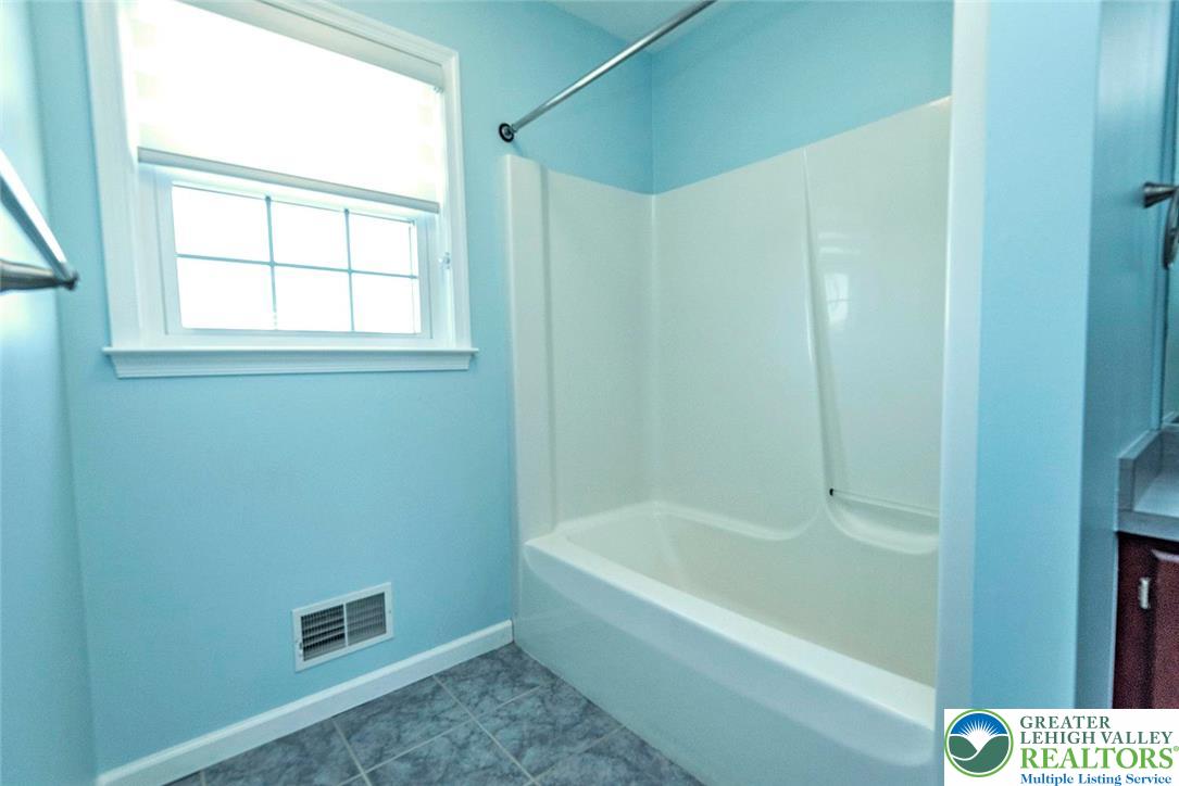 520 5 Points Richmond Road Bangor, PA 18013 - Photo 26 of 48 a white bath tub sitting next to a window