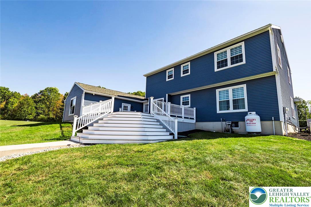 520 5 Points Richmond Road Bangor, PA 18013 - Photo 5 of 48 a front view of a house with a yard