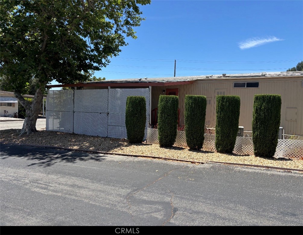 31130 South General Kearny Road, Unit 18 Temecula, CA 92591 - Photo 3 of 32 Side of home
