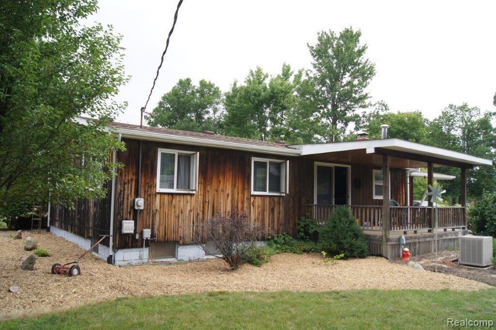 2523 Carpenter Road Lapeer, MI 48446 - Photo 19 of 22 2523 Carpenter (24).jpg