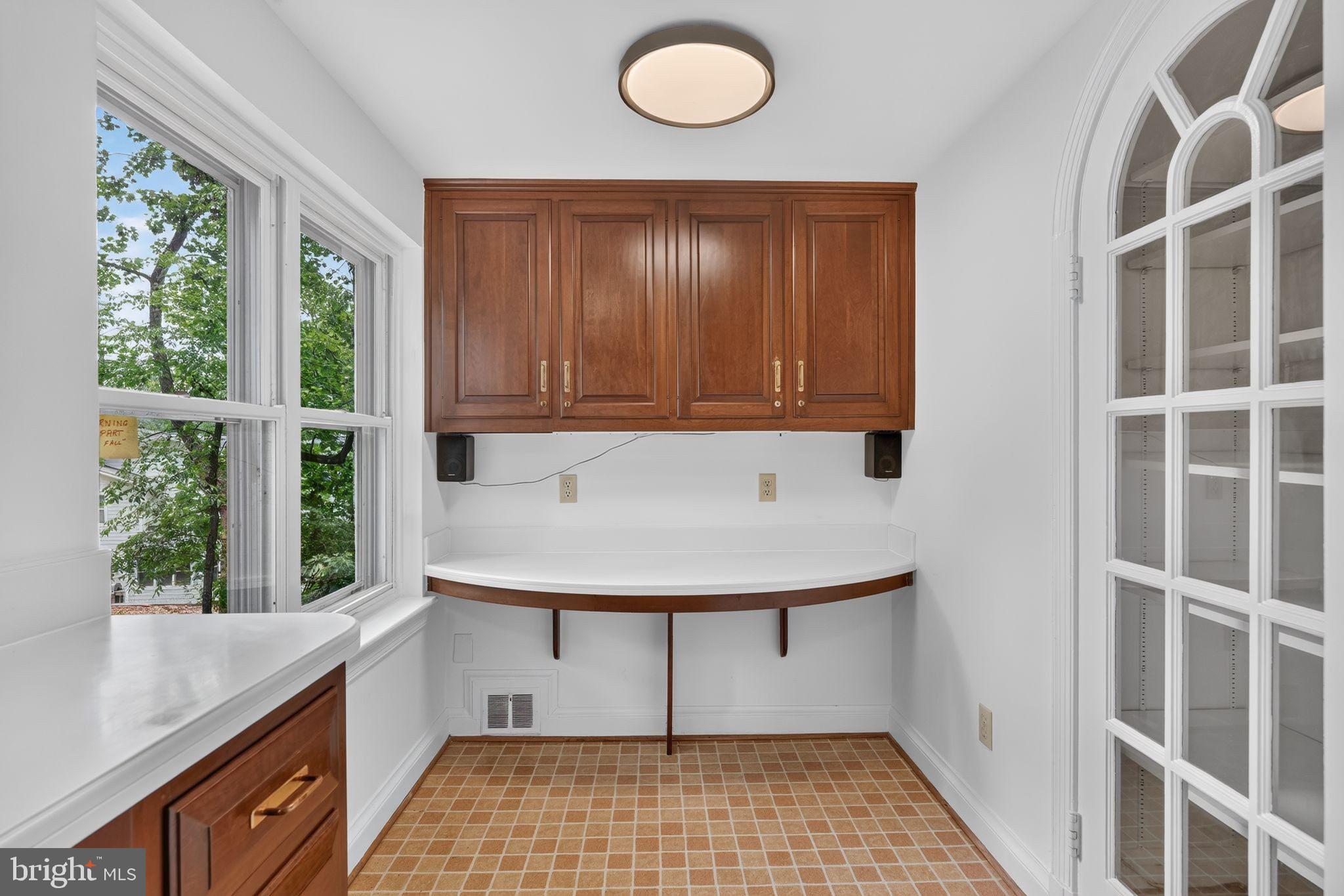 8112 Rayburn Road Bethesda, MD 20817 - Photo 21 of 52