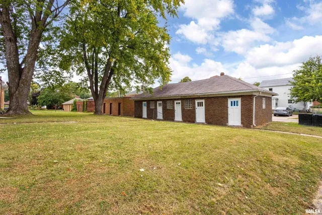 $850 | 318 West Columbia Avenue, Davenport, IA 52803