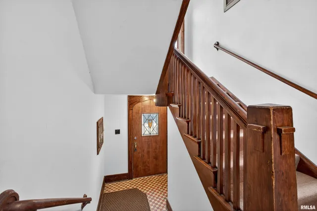 $850 | 318 West Columbia Avenue, Davenport, IA 52803