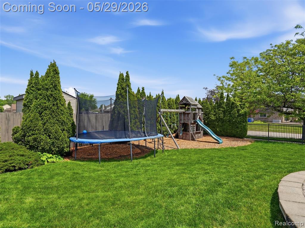 15581 Spiceway Fraser, MI 48026 - Photo 55 of 72