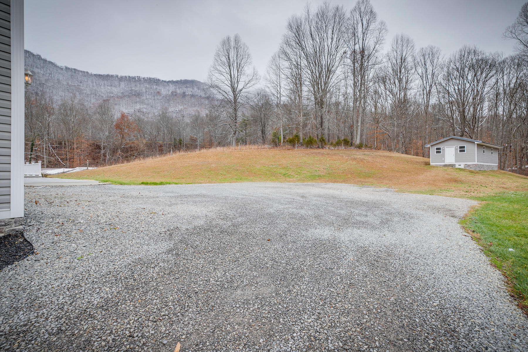 3124 Roundstone Road Big Stone Gap, VA 24219 - Photo 38 of 40 038