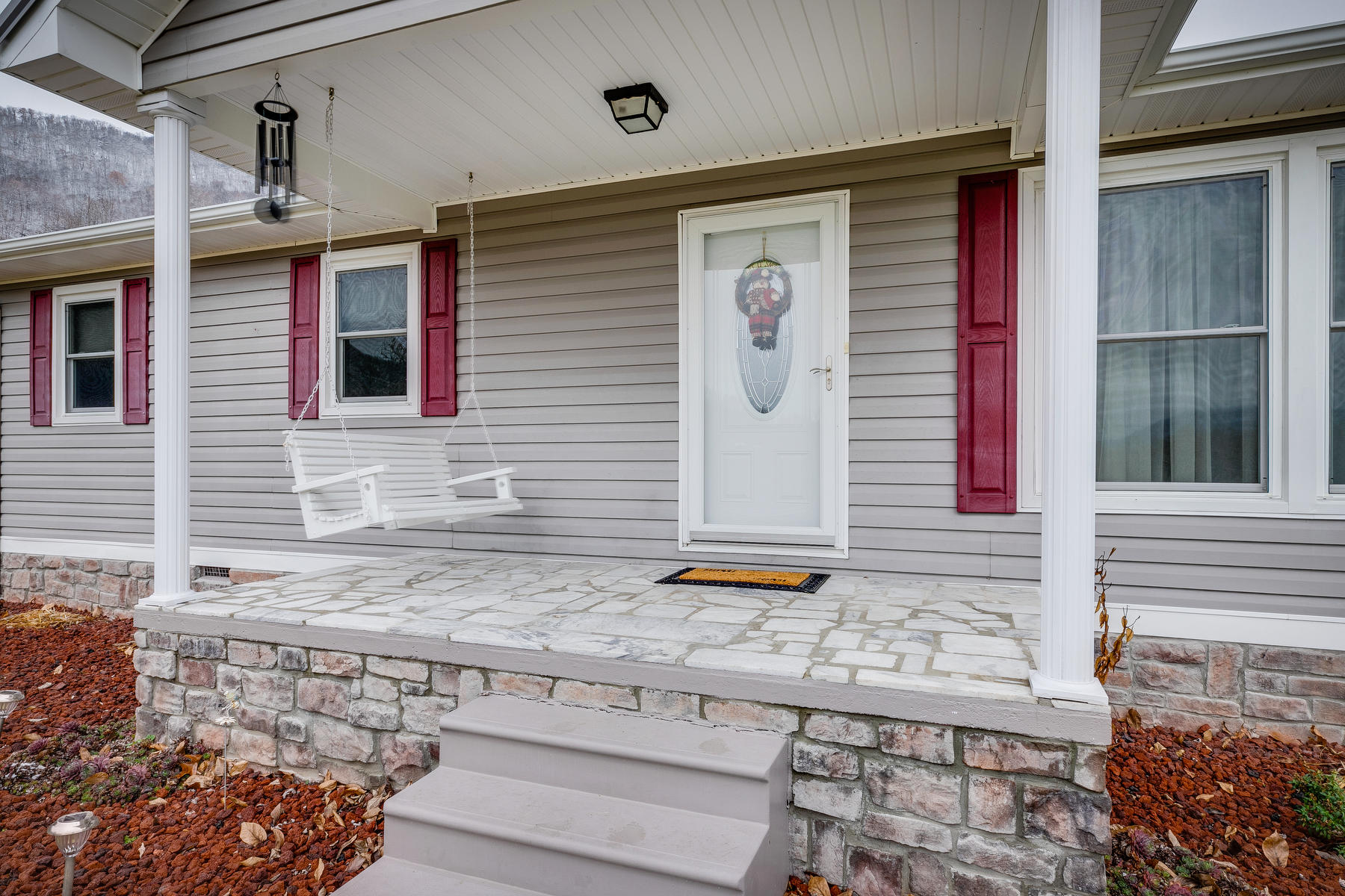 3124 Roundstone Road Big Stone Gap, VA 24219 - Photo 4 of 40 004