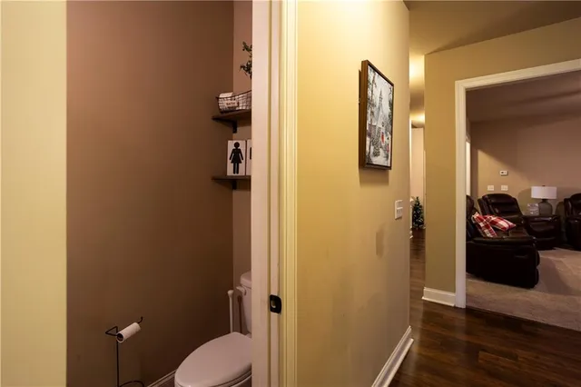 a bathroom with a toilet