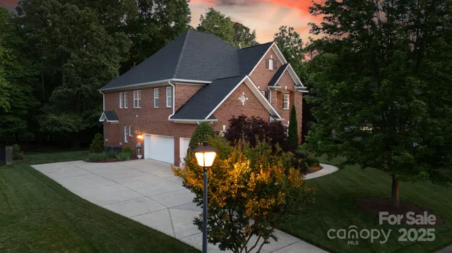 $849,500 | 905 Patricians Lane, Wesley Chapel, NC 28110