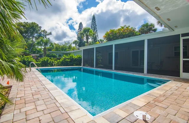 $530,000 | 1880 36th Avenue, Vero Beach, FL 32960