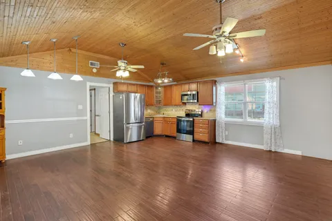 $143,000 | 140 Tobago Lane, Point Blank, TX 77364