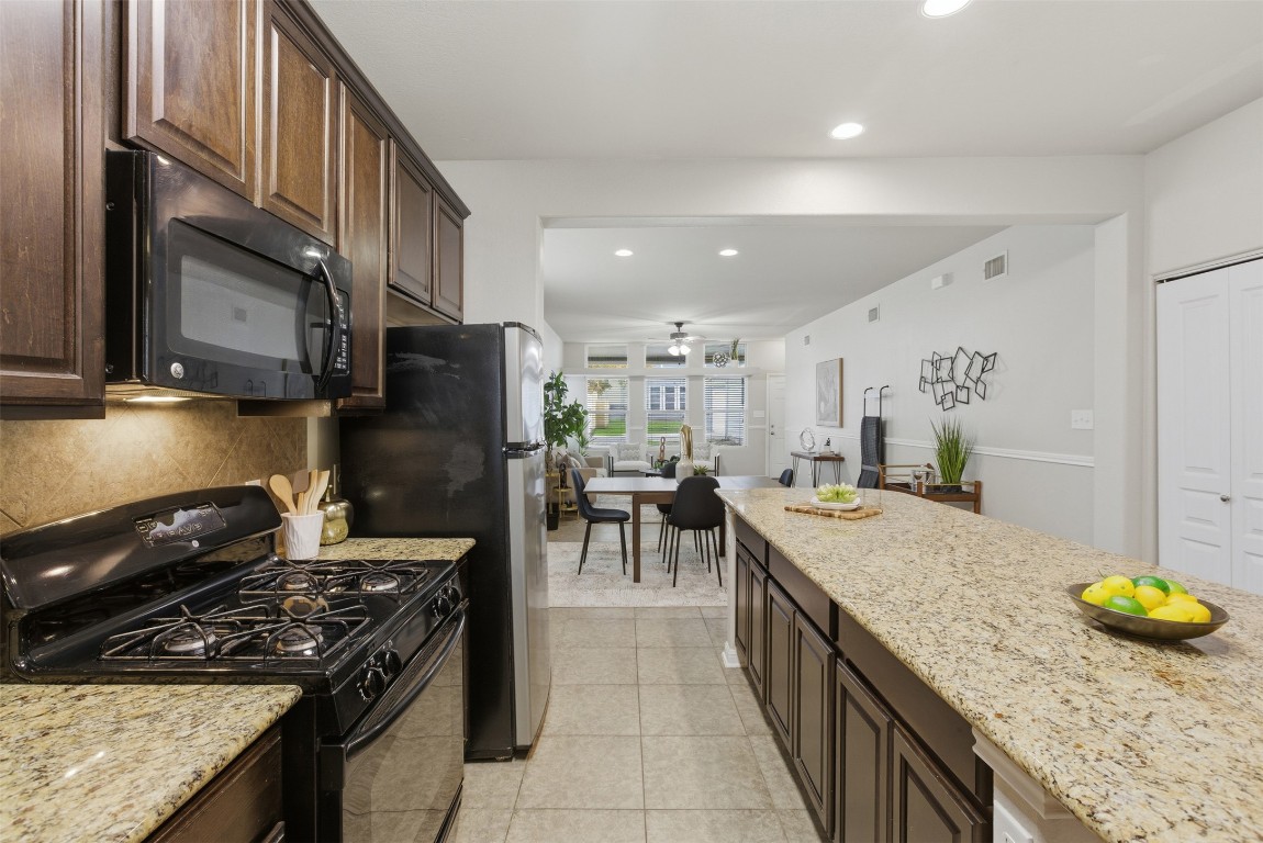 413 Shadow Point San Marcos, TX 78666 - Photo 10 of 34 The home chef will enjoy gas cooking!