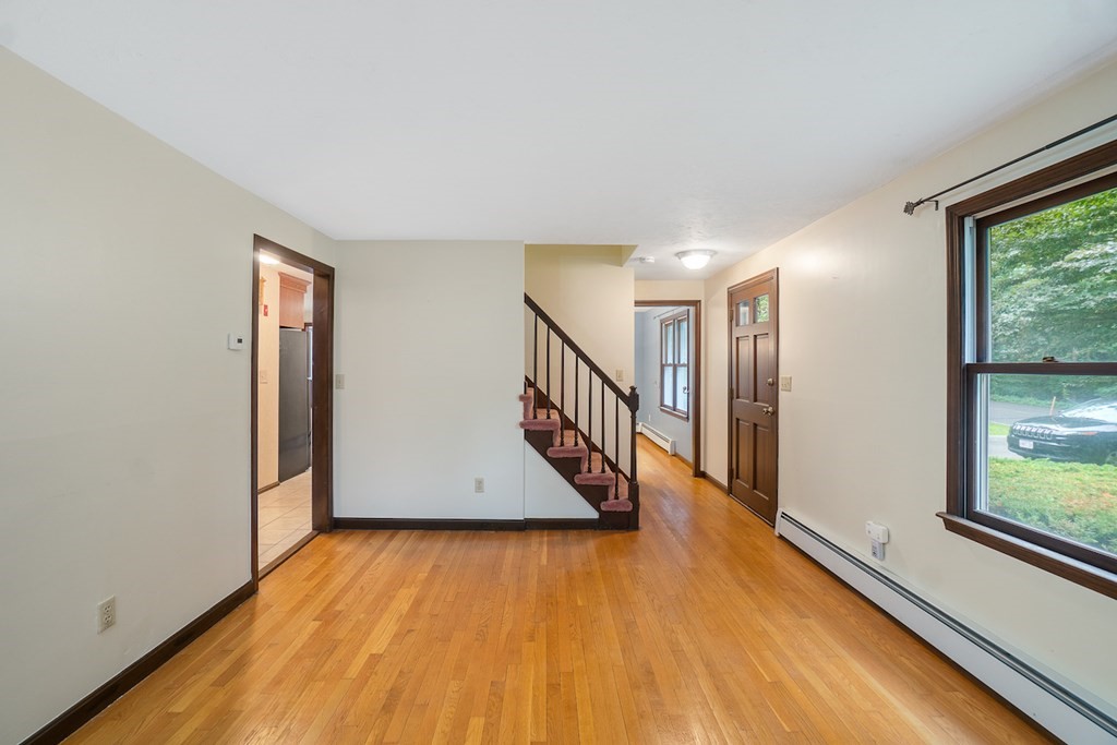 29 Newell Road Holden, MA 01520 - Photo 4 of 37 Gallery Image 4