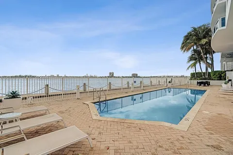 $515,000 | 725 Northeast 22nd Street, Unit 8B, Miami, FL 33137