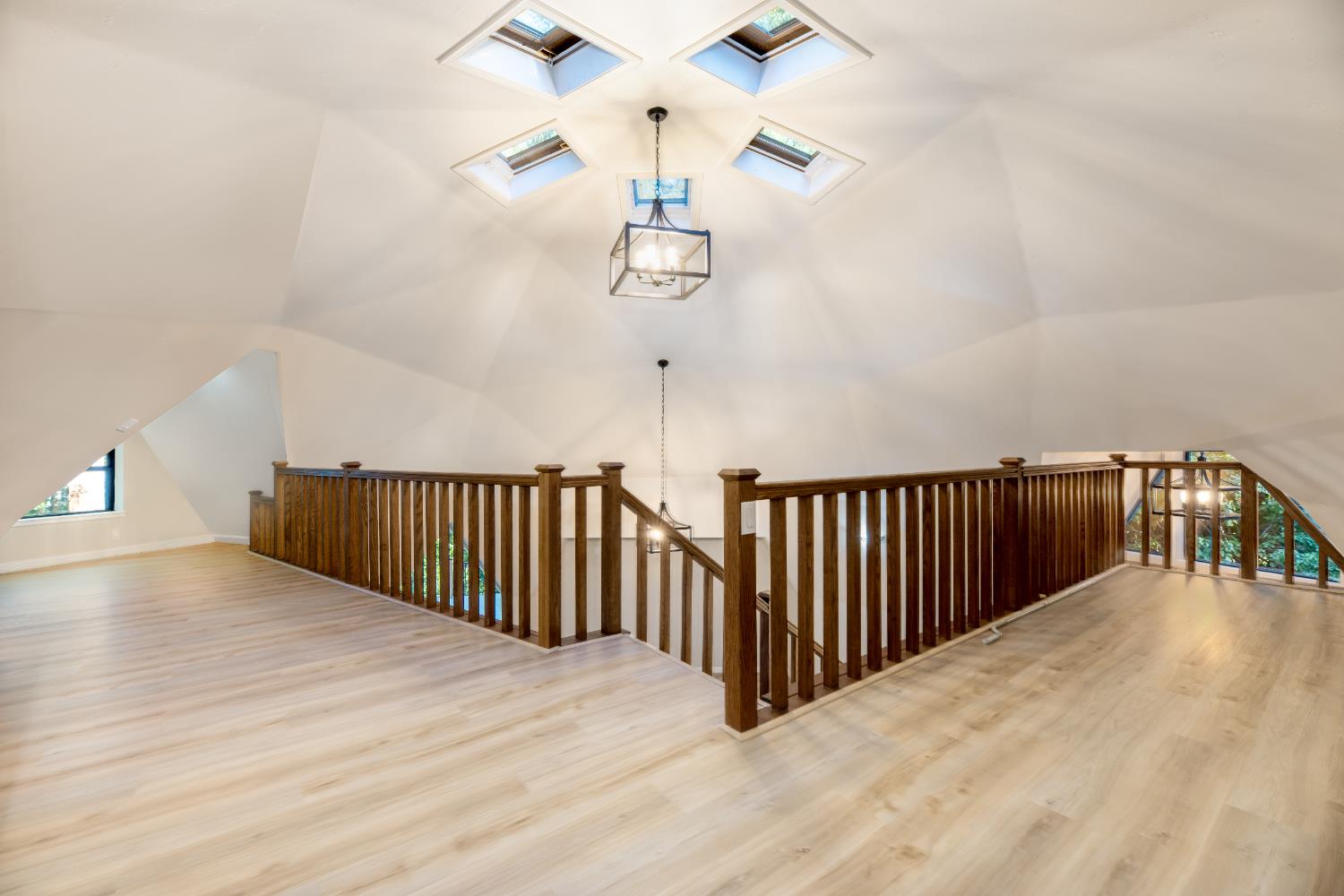 13008 Summit Ridge Drive Nevada City, CA 95959 - Photo 36 of 65 a view of a hallway with wooden floor