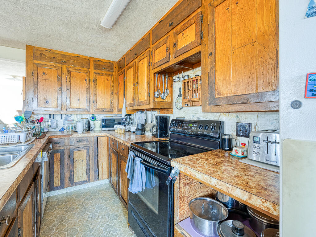 8749 Springlake Road Klamath Falls, OR 97603 - Photo 15 of 47 Spring Lake-27