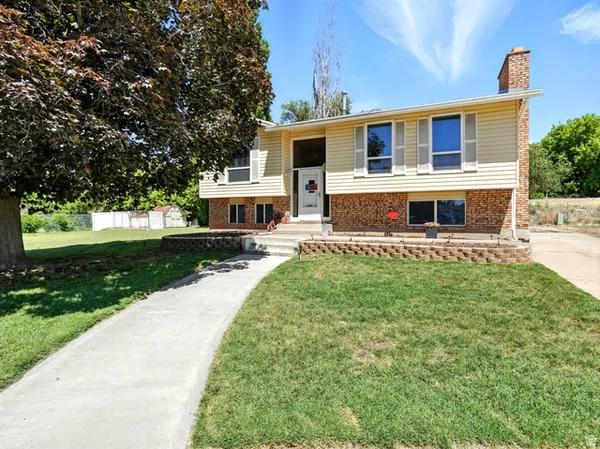 $425,000 | 2802 West 4875th Street South, Roy, UT 84067
