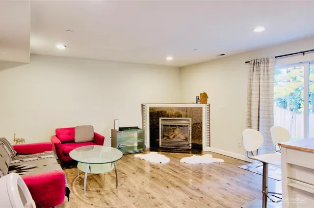 $1,111,000 | 20932 49th Avenue West, Lynnwood, WA 98036