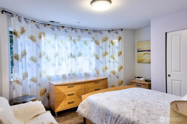 $1,111,000 | 20932 49th Avenue West, Lynnwood, WA 98036