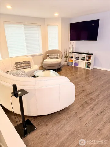 $1,111,000 | 20932 49th Avenue West, Lynnwood, WA 98036