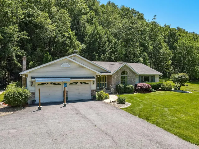 $485,500 | 112 Fisher Lane, Effort, PA 18330