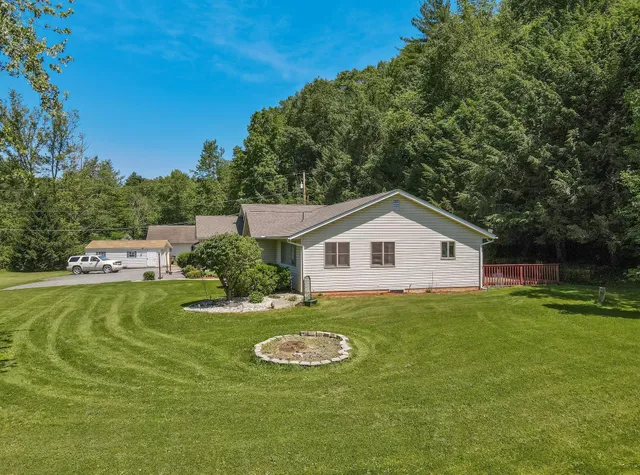 $485,500 | 112 Fisher Lane, Effort, PA 18330