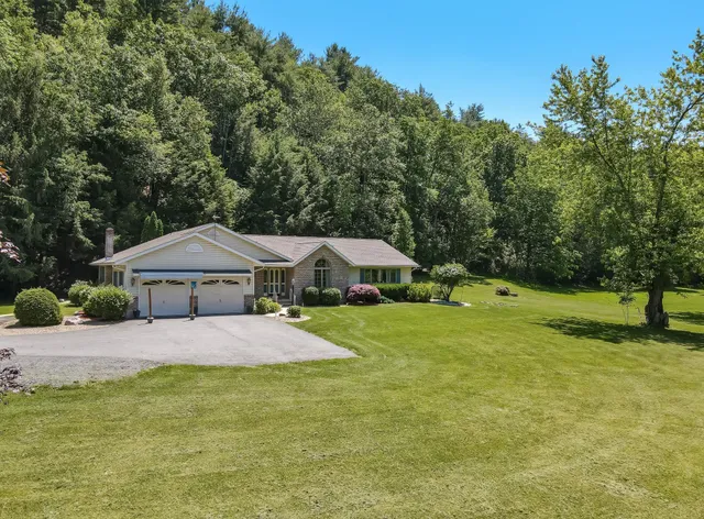 $485,500 | 112 Fisher Lane, Effort, PA 18330