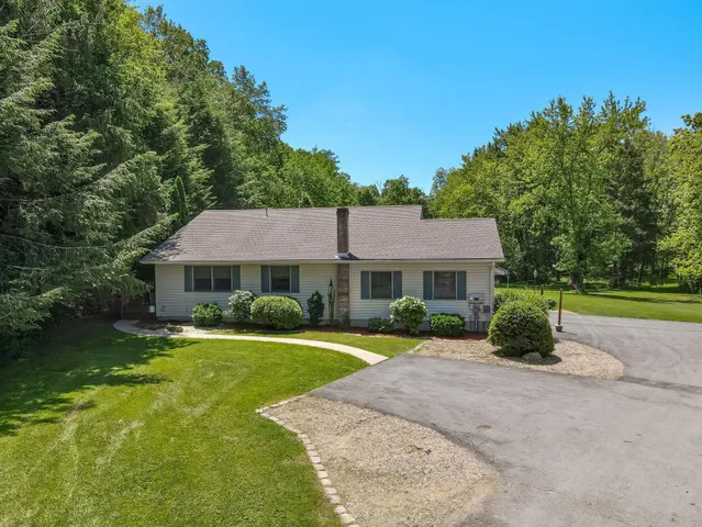 $485,500 | 112 Fisher Lane, Effort, PA 18330