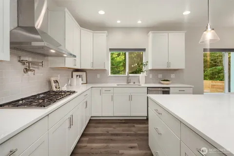 $1,899,000 | 10424 348th Avenue Southeast, Snoqualmie, WA 98065