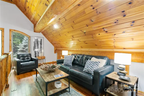 $725,000 | 205 Chestnut Villiage, Mars Hill, NC 28754