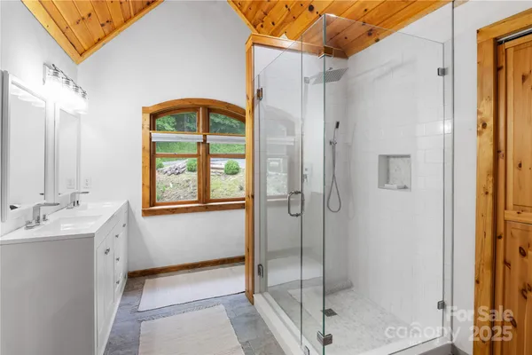 $725,000 | 205 Chestnut Villiage, Mars Hill, NC 28754