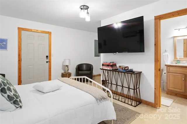 $725,000 | 205 Chestnut Villiage, Mars Hill, NC 28754