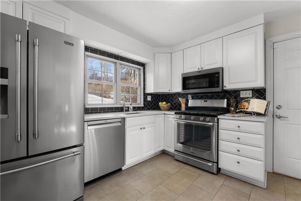 4738 Baptist Road Pittsburgh, PA 15227 - Photo 13 of 37 Gallery Image 13