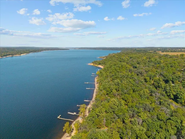 $2,600,000 | 308 North Cove Road, Hudson, WI 54016
