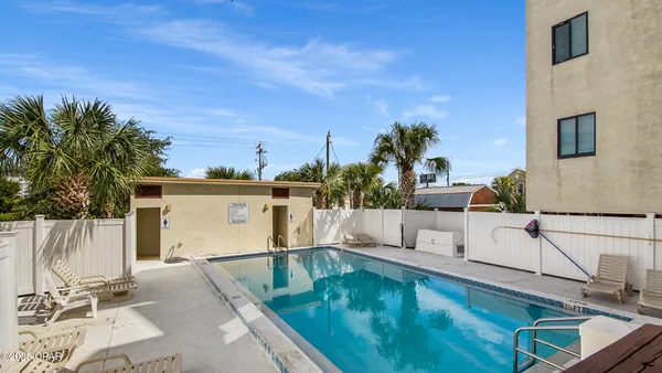 $1,200 | 4114 Holiday Drive, Unit 7, Panama City, FL 32408