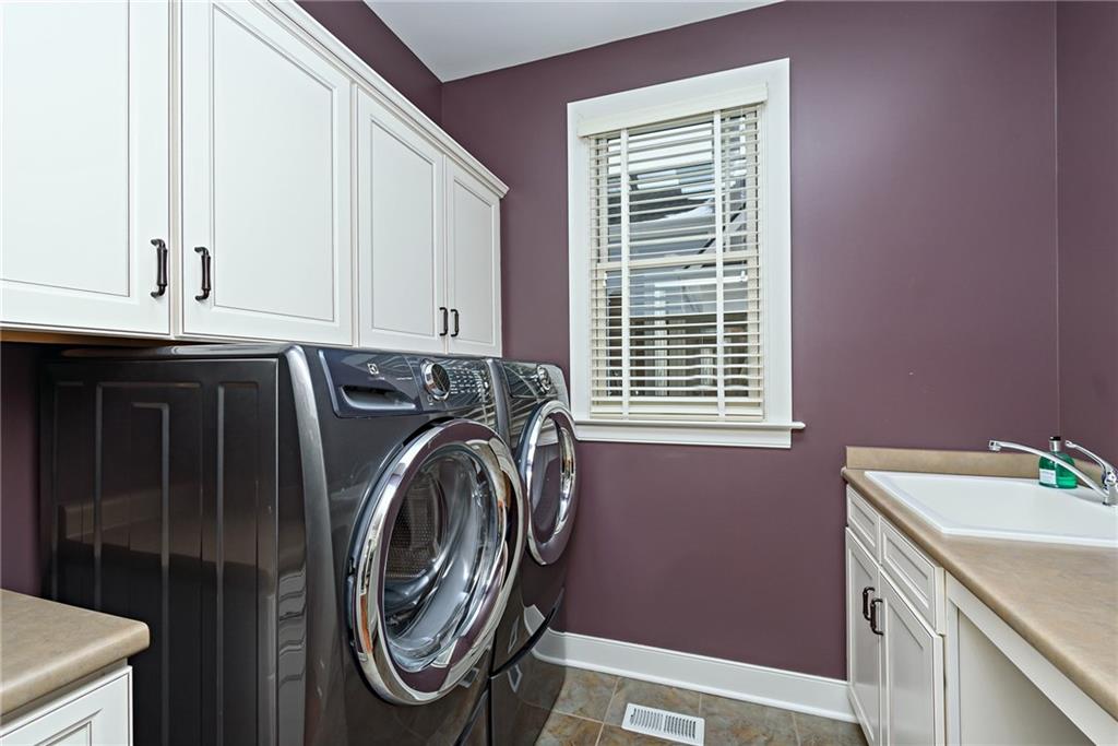2353 Shaftesbury Road Carmel, IN 46032 - Photo 29 of 33 Gallery Image 29