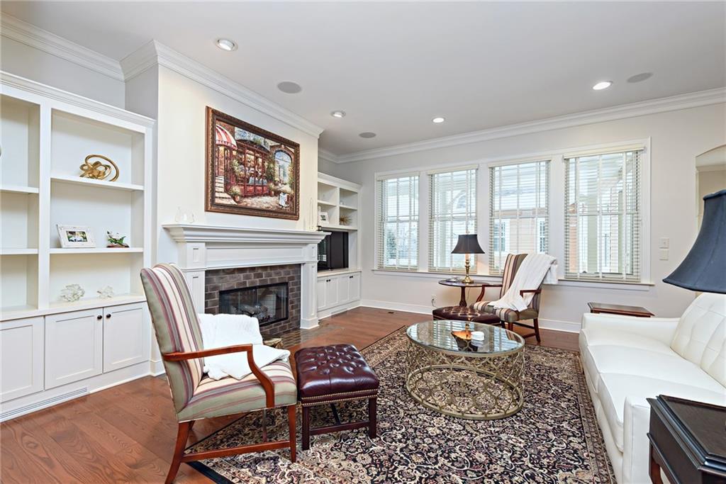 2353 Shaftesbury Road Carmel, IN 46032 - Photo 8 of 33 Gallery Image 8
