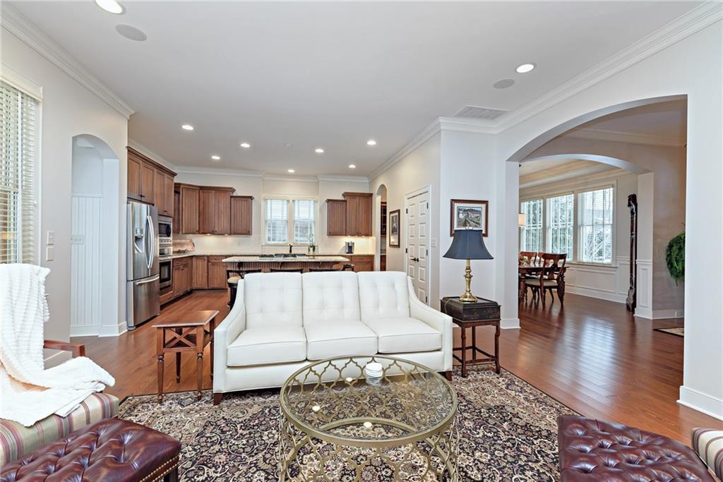 2353 Shaftesbury Road Carmel, IN 46032 - Photo 9 of 33 Gallery Image 9